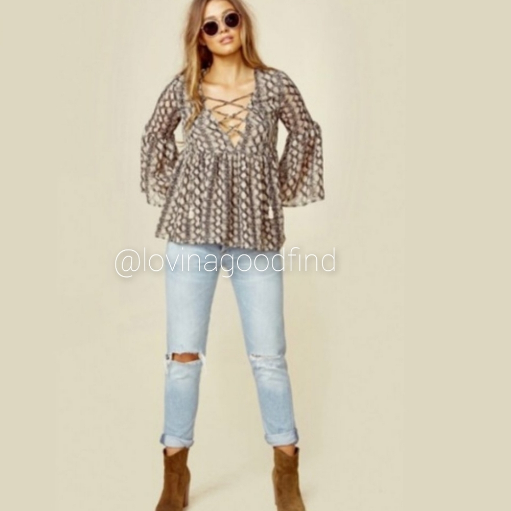 SHOW ME YOUR MUMU Poet Lace Up Tie Boho Top Black Diamond EUC sz S